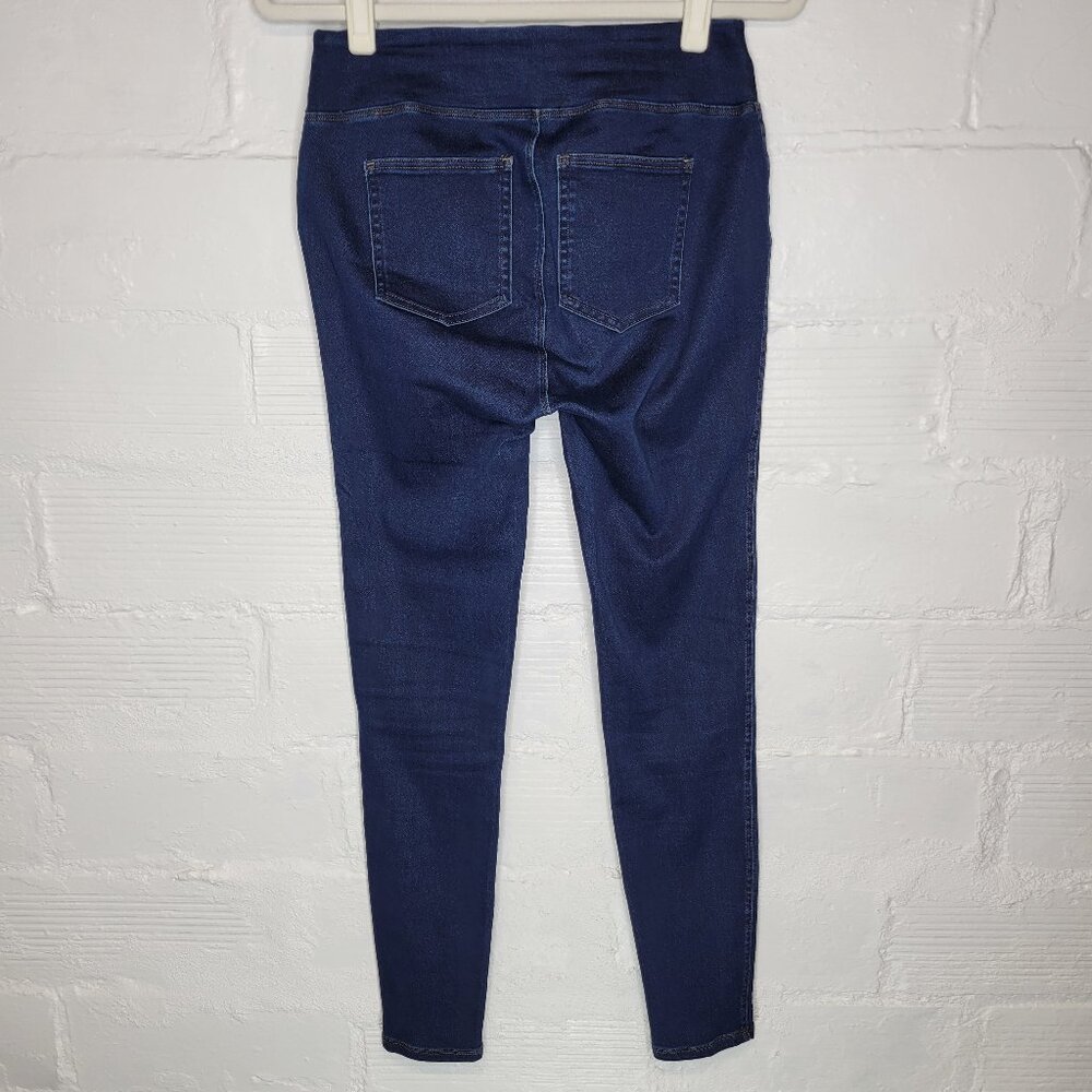 Assets By Spanx Women's Medium Jeans Pull On - Picture 2 of 5